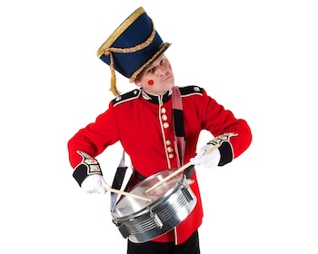 Stilt Walking Drumming Toy Soldier (daily)